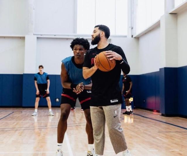 乔丹, 火箭队对他