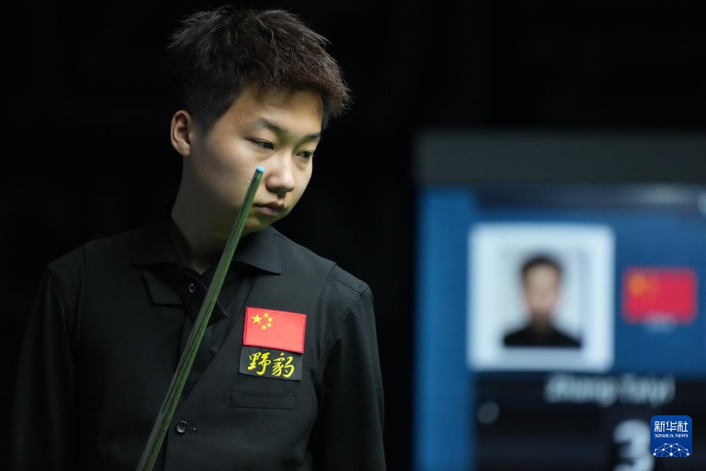 img, 中国选手张, 战胜印度选