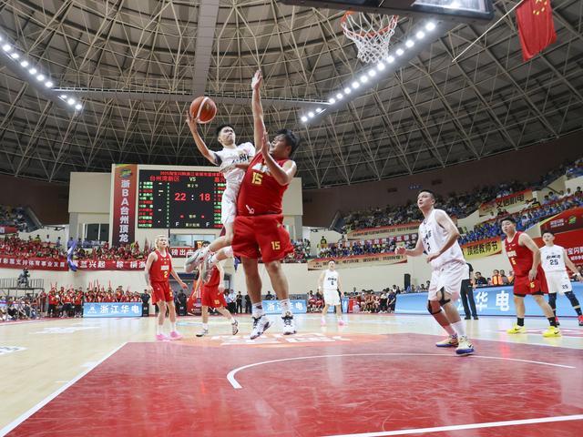 最不被看好, 数据也大幅, 草根队伍和 最不被看好, 数据也大幅, 草根队伍和